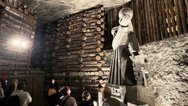 Statue wieliczka salt mine 